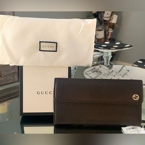 GUCCI WOMEN'S LEATHER GOLD INTERLOCKING G ZIP AROUND WALLET- new with tags